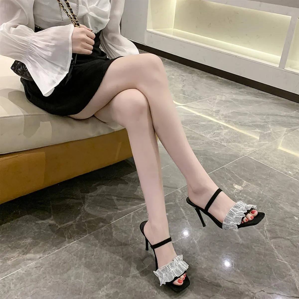 2023 Star Style Luxury Strass Sandali da donna Eleganti tacchi a spillo Tacchi alti Slingback Sandali gladiatore Summer Party Pr